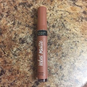 Victoria’s Secret Velvet Matte Lipstain